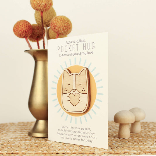 Wooden Pocket Hug – Dog