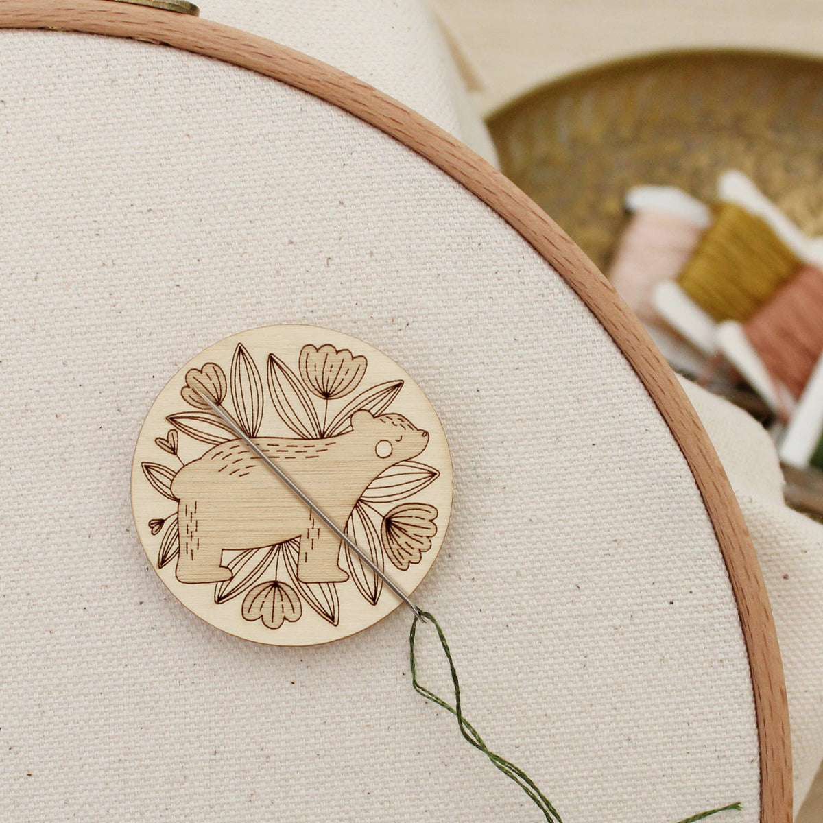 Wood Bear Needle Minder