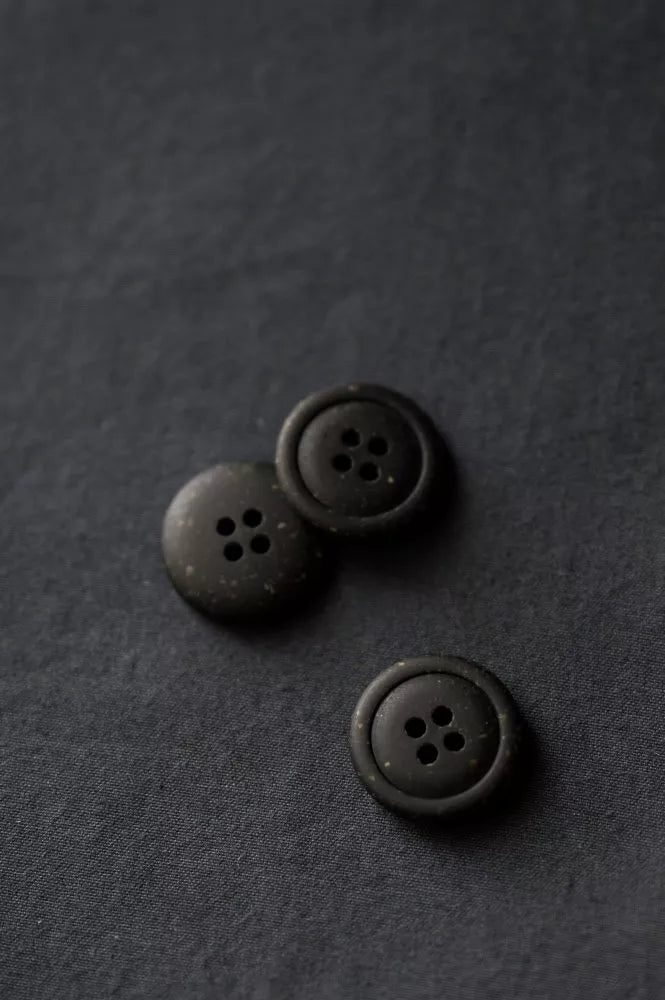 Nero Button 20mm by Merchant & Mills