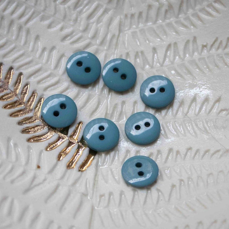 Shiny Flat Buttons by Lise Tailor
