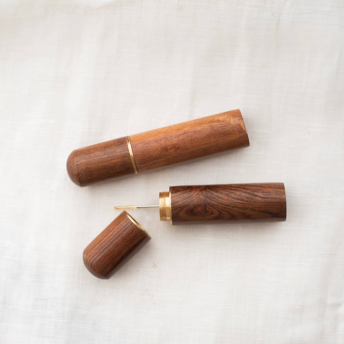 Wooden needle tube + needle