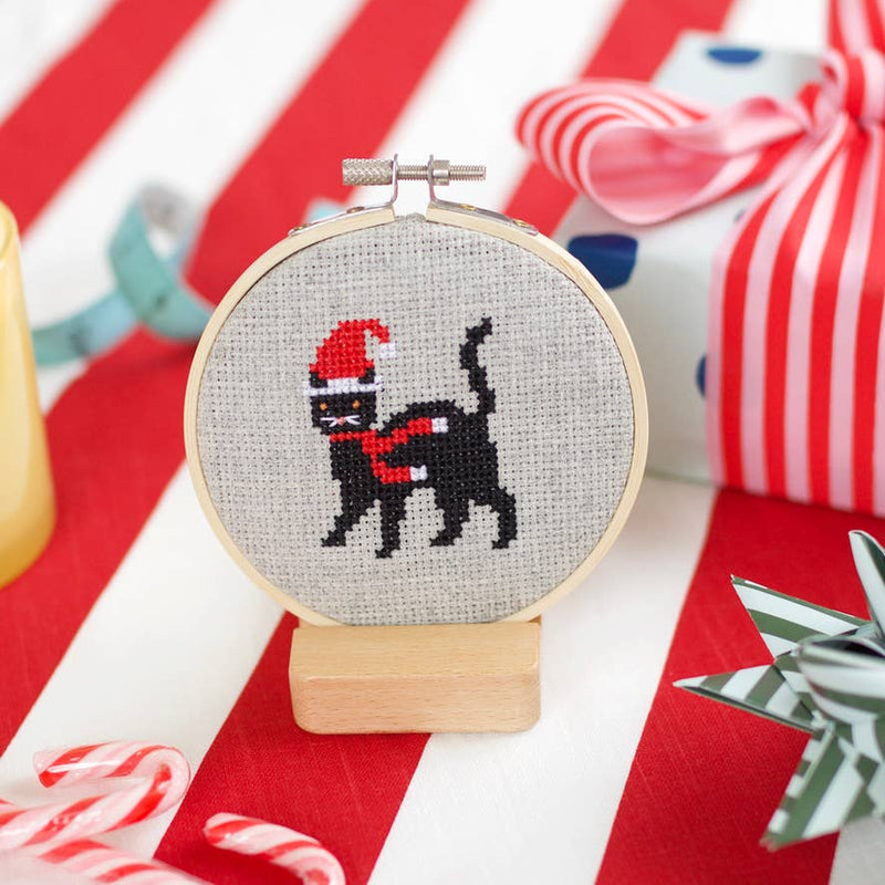 Christmas Cat Beginner Counted Cross Stitch Kit