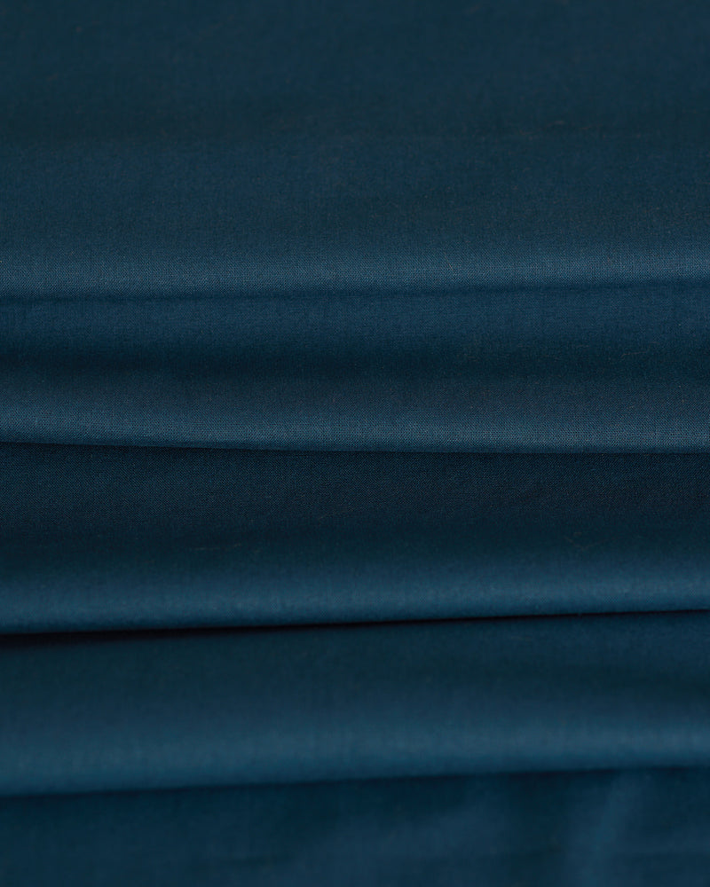 Essex Linen in Midnight by Robert Kaufman