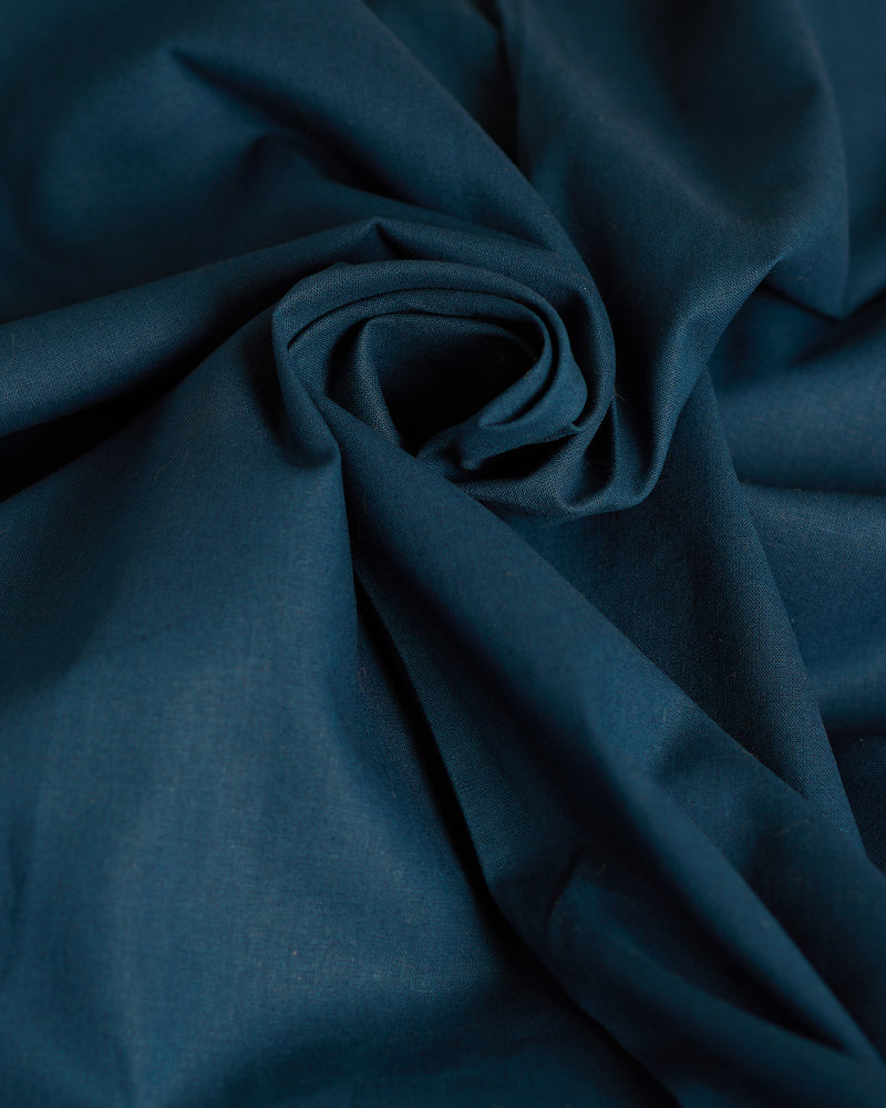 Essex Linen in Midnight by Robert Kaufman