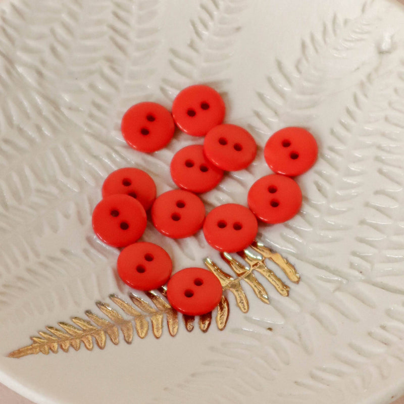 Shiny Flat Buttons by Lise Tailor